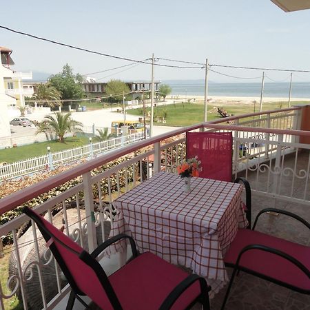 Pension Delfini Asprovalta Habitación foto