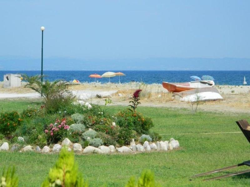 Pension Delfini Asprovalta Exterior foto
